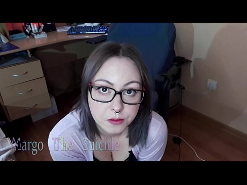 ❤️ Kynþokkafull stelpa með gleraugu sýgur dildó djúpt á myndavélinni ️❌ Slúður á klám is.com-porn-kai.ru ❤